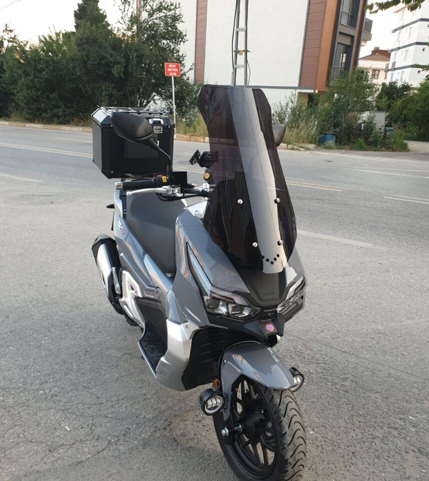 MOTOCAM RKS Freccia Ön Cam 2022-2026 Model 65cm Siyah Renkli 4mm ORTA BOYLU