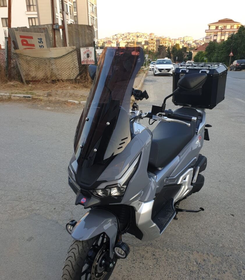 MOTOCAM RKS Freccia Ön Cam 2022-2026 Model 65cm Siyah Renkli 4mm ORTA BOYLU