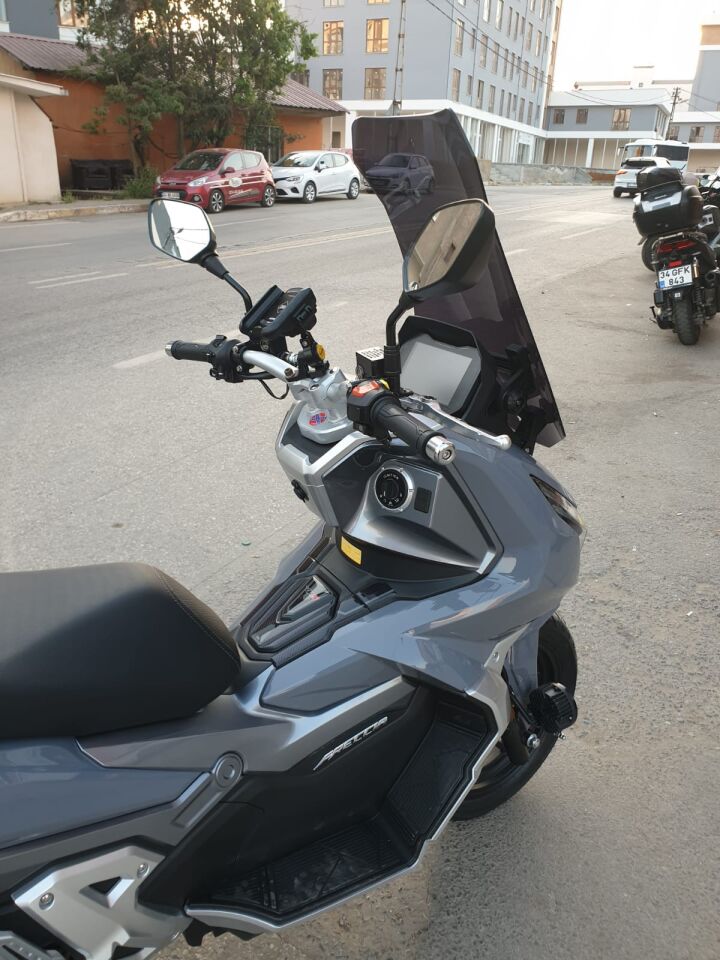 MOTOCAM RKS Freccia Ön Cam 2022-2026 Model 65cm Siyah Renkli 4mm ORTA BOYLU