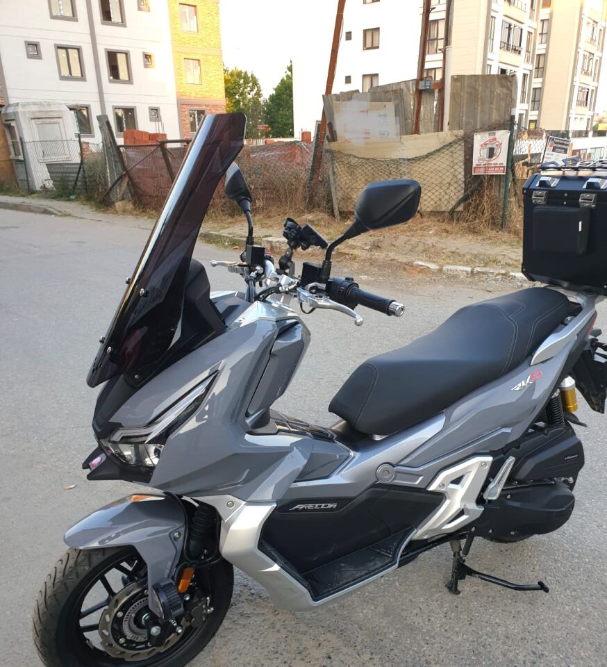 MOTOCAM RKS Freccia Ön Cam 2022-2026 Model 65cm Siyah Renkli 4mm ORTA BOYLU