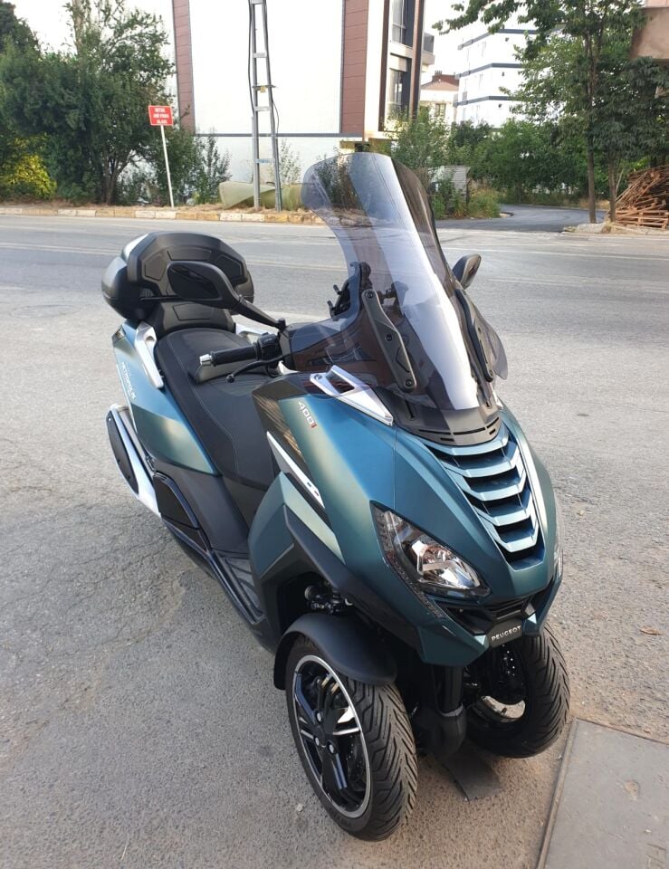 MOTOCAM Peugeot Metropolis 400 Ön Cam 2021-2026 Model 68cm Füme Renkli 4mm