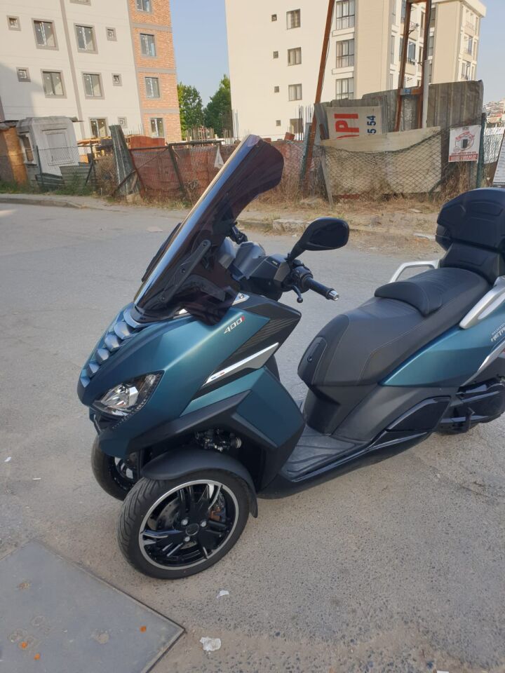 MOTOCAM Peugeot Metropolis 400 Ön Cam 2021-2026 Model 68cm Siyah Renkli 4mm