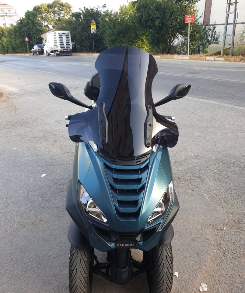 MOTOCAM Peugeot Metropolis 400 Ön Cam 2021-2026 Model 68cm Siyah Renkli 4mm