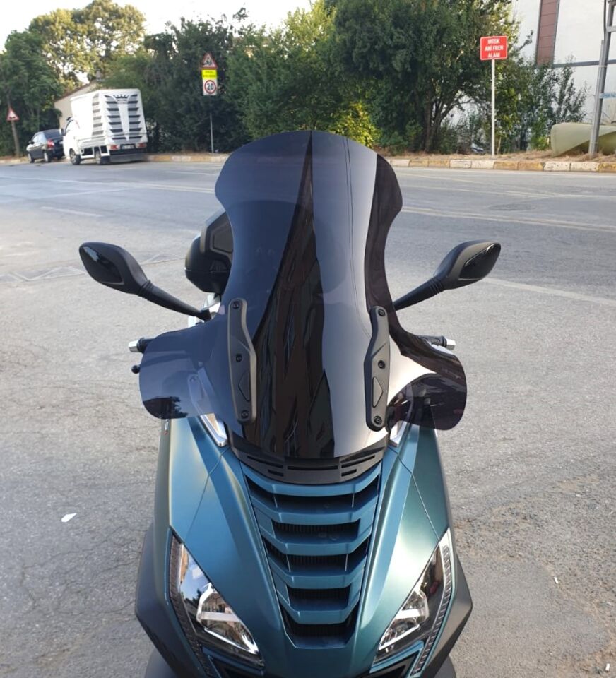 MOTOCAM Peugeot Metropolis 400 Ön Cam 2021-2026 Model 68cm Siyah Renkli 4mm