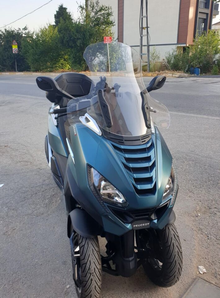 MOTOCAM Peugeot Metropolis 400 Ön Cam 2021-2026 Model 68cm Şeffaf Renkli 4mm