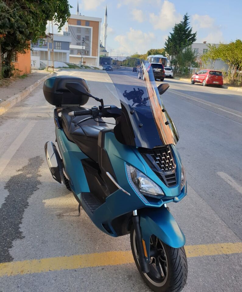 MOTOCAM Peugeot Pulsion 125 Ön Cam 2022-2026 Model 68cm Füme Renkli 4mm UZUN