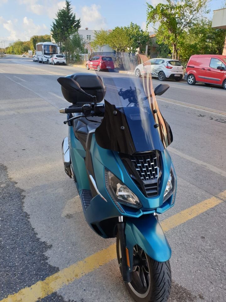 MOTOCAM Peugeot Pulsion 125 Ön Cam 2022-2026 Model 68cm Füme Renkli 4mm UZUN