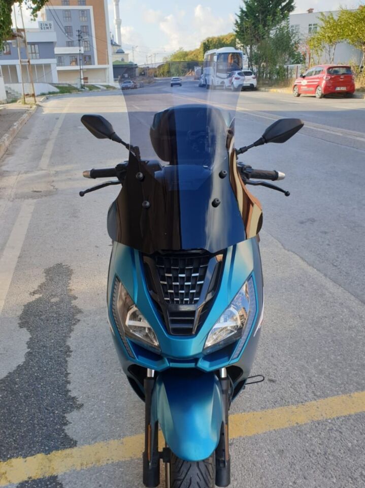 MOTOCAM Peugeot Pulsion 125 Ön Cam 2022-2026 Model 68cm Füme Renkli 4mm UZUN
