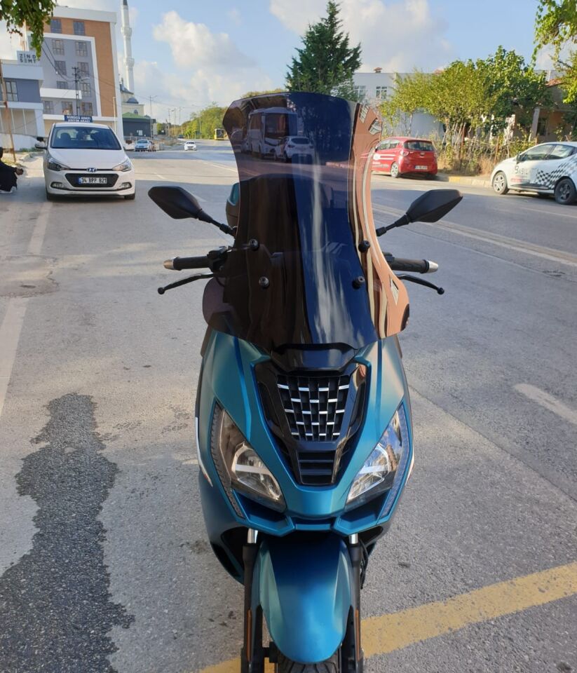 MOTOCAM Peugeot Pulsion 125 Ön Cam 2022-2026 Model 68cm Siyah Renkli 4mm UZUN