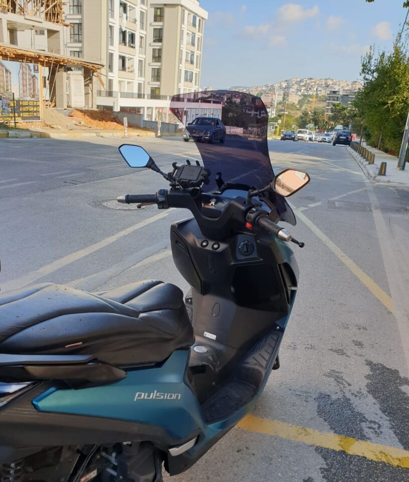 MOTOCAM Peugeot Pulsion 125 Ön Cam 2022-2026 Model 68cm Siyah Renkli 4mm UZUN