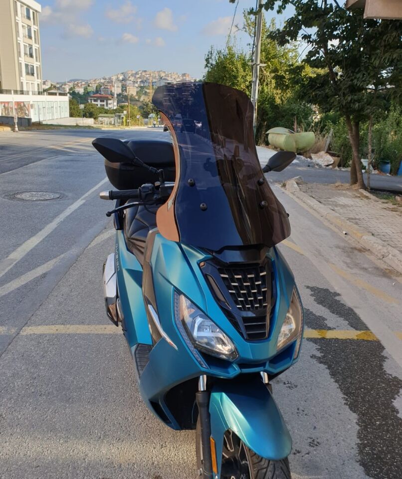 MOTOCAM Peugeot Pulsion 125 Ön Cam 2022-2026 Model 68cm Siyah Renkli 4mm UZUN