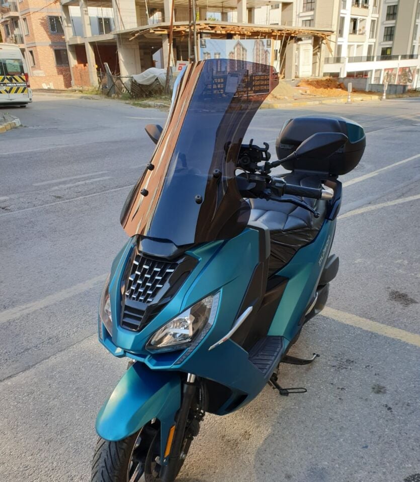 MOTOCAM Peugeot Pulsion 125 Ön Cam 2022-2026 Model 68cm Siyah Renkli 4mm UZUN