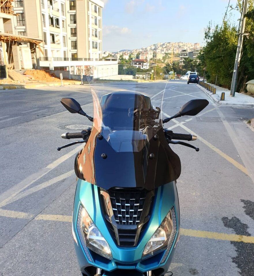 MOTOCAM Peugeot Pulsion 125 Ön Cam 2022-2026 Model 68cm Şeffaf Renkli 4mm UZUN