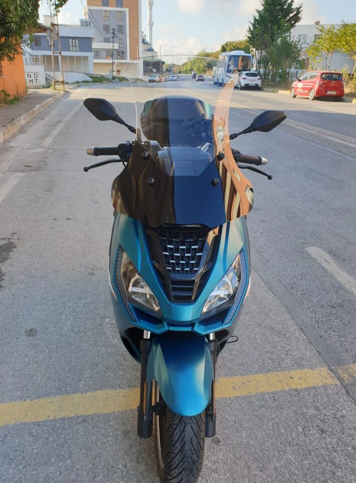 MOTOCAM Peugeot Pulsion 125 Ön Cam 2022-2026 Model 68cm Şeffaf Renkli 4mm UZUN