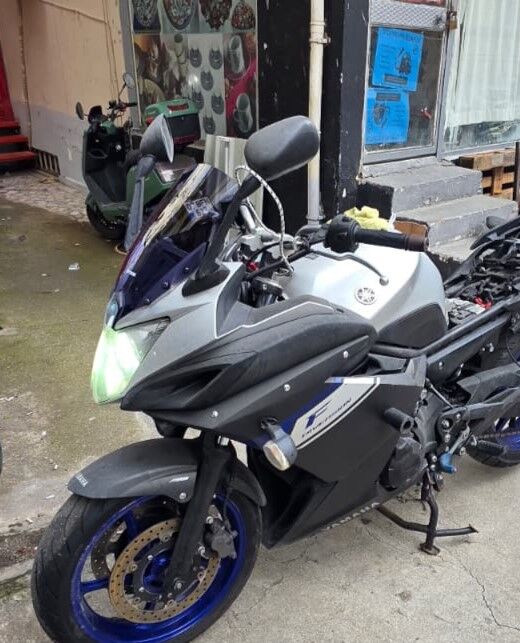 MOTOCAM Yamaha XJ6 Diversion Ön Cam 2009-2016 Model 36cm Füme Renkli 4mm