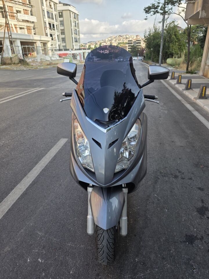 MOTOCAM Peugeot Satelis Ön Cam 2006-2014 Model 63cm Siyah Renkli 4mm