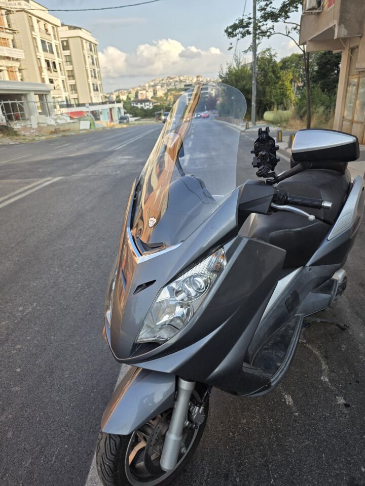 MOTOCAM Peugeot Satelis Ön Cam 2006-2014 Model 63cm Şeffaf Renkli 4mm