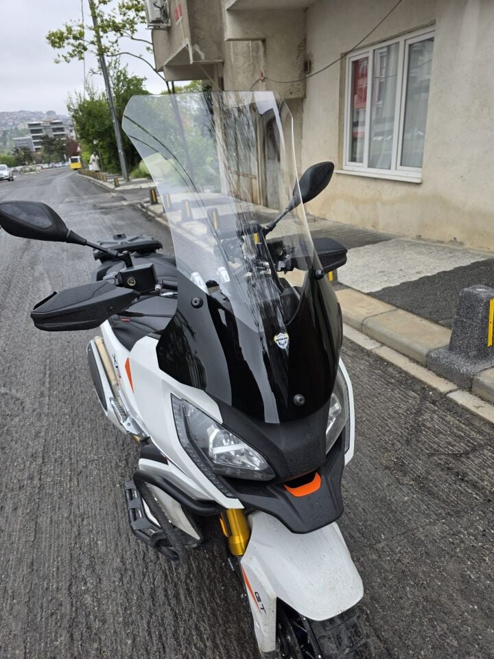 MOTOCAM Peugeot XP 400 Ön Cam 2023-2026 Model 65cm Şeffaf Renkli 4mm UZUN