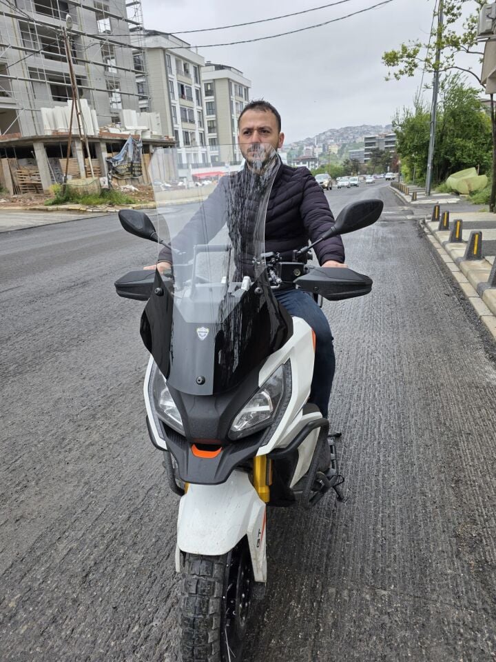 MOTOCAM Peugeot XP 400 Ön Cam 2023-2026 Model 65cm Şeffaf Renkli 4mm UZUN