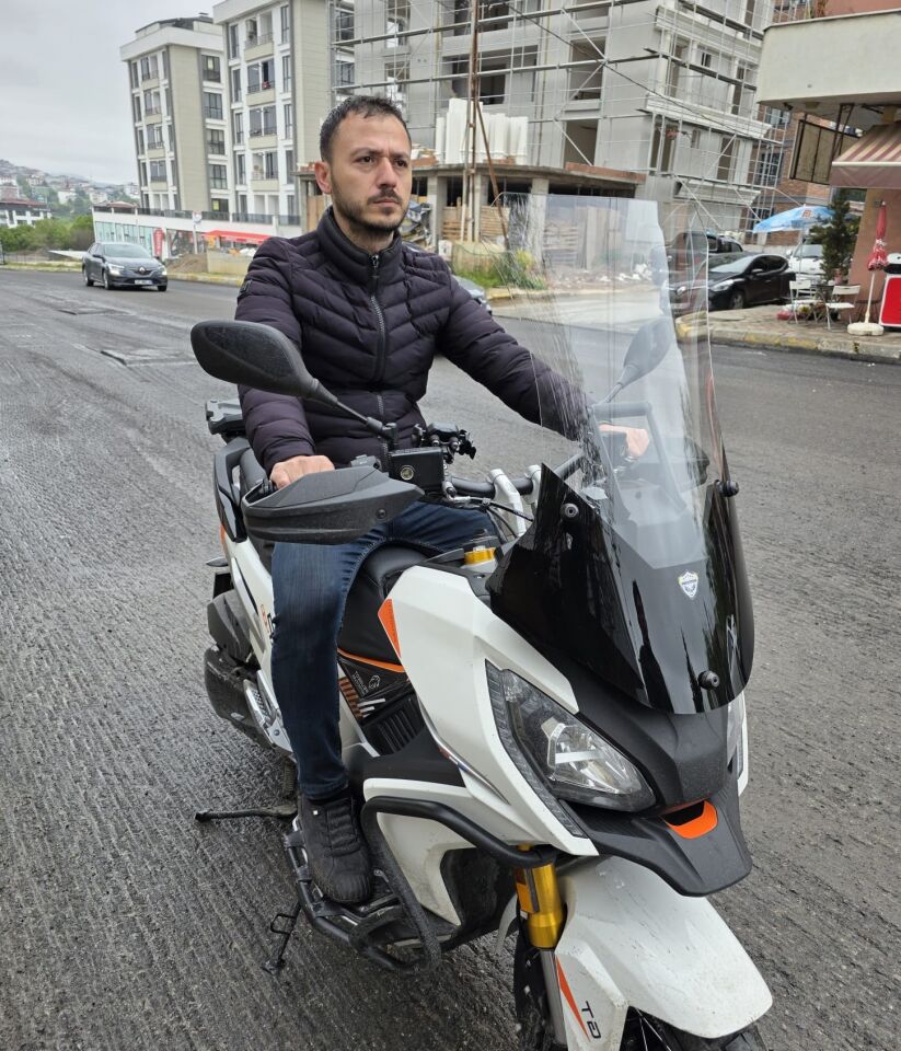 MOTOCAM Peugeot XP 400 Ön Cam 2023-2026 Model 65cm Şeffaf Renkli 4mm UZUN