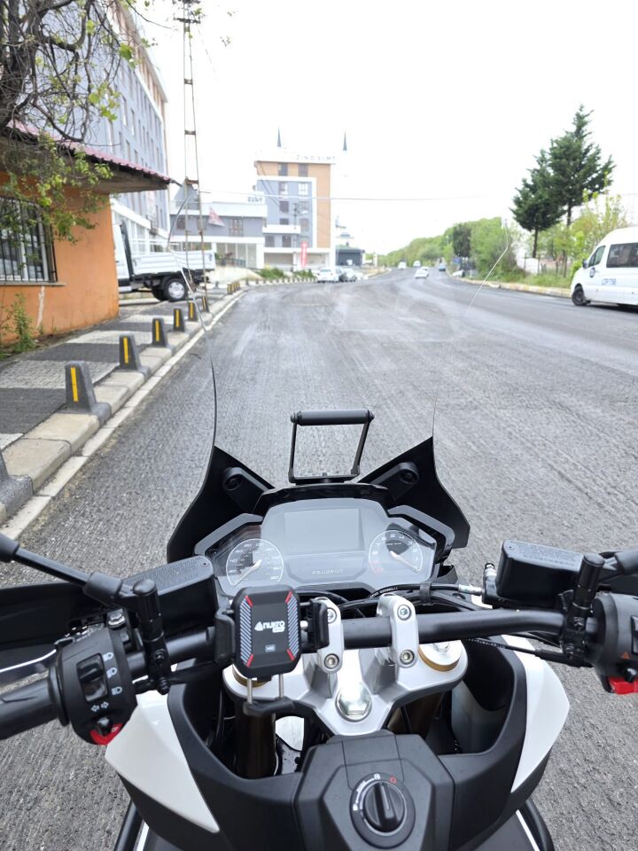 MOTOCAM Peugeot XP 400 Ön Cam 2023-2026 Model 65cm Şeffaf Renkli 4mm UZUN