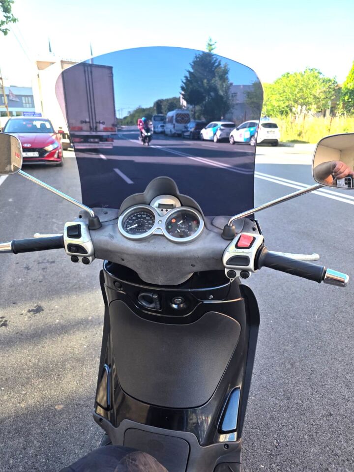 MOTOCAM Piaggio Beverly 250 Ön Cam 2005-2007 Model 44cm Siyah Renkli 4mm