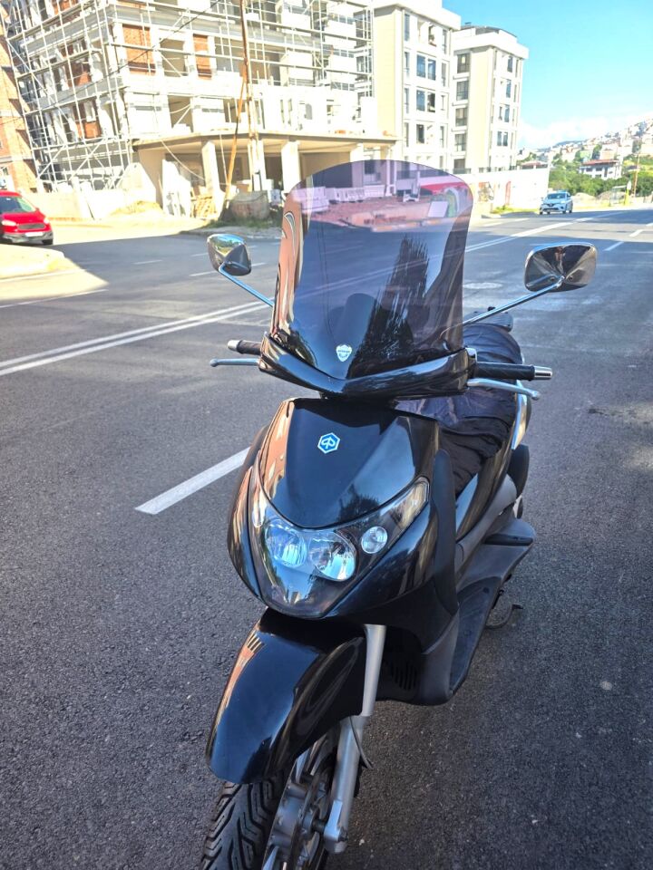 MOTOCAM Piaggio Beverly 250 Ön Cam 2005-2007 Model 44cm Siyah Renkli 4mm