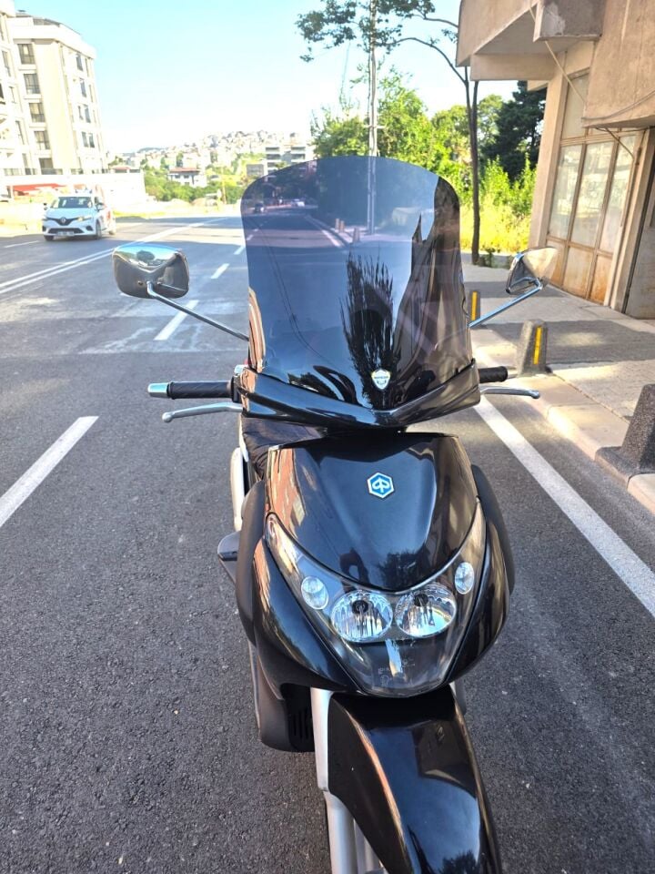 MOTOCAM Piaggio Beverly 250 Ön Cam 2005-2007 Model 44cm Siyah Renkli 4mm