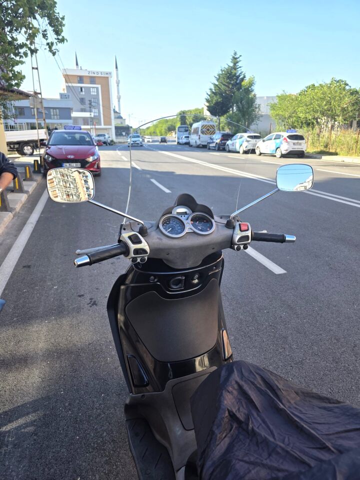 MOTOCAM Piaggio Beverly 250 Ön Cam 2005-2007 Model 44cm Şeffaf Renkli 4mm