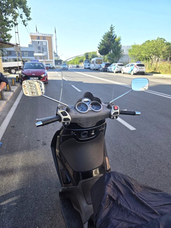 MOTOCAM Piaggio Beverly 250 Ön Cam 2005-2007 Model 44cm Şeffaf Renkli 4mm