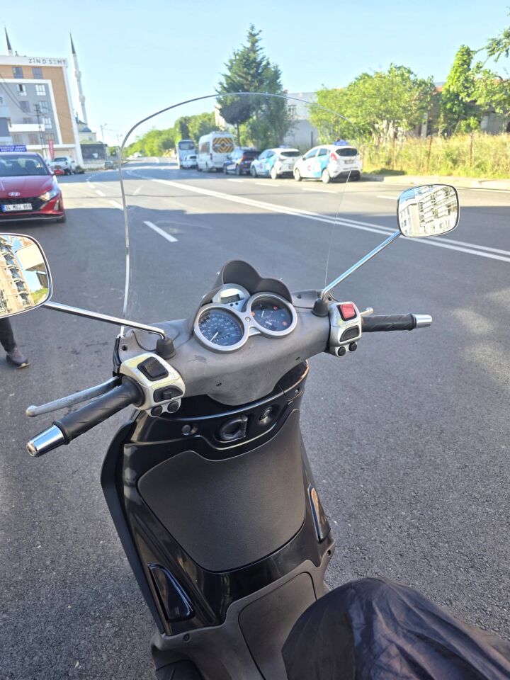 MOTOCAM Piaggio Beverly 250 Ön Cam 2005-2007 Model 44cm Şeffaf Renkli 4mm