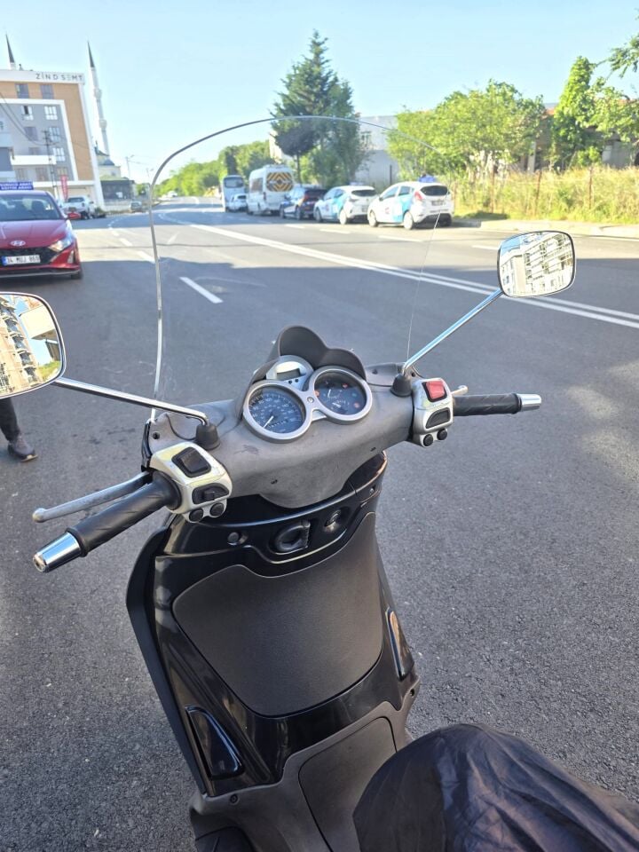 MOTOCAM Piaggio Beverly 250 Ön Cam 2005-2007 Model 44cm Şeffaf Renkli 4mm