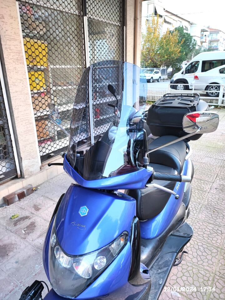 MOTOCAM Piaggio Beverly 250 Ön Cam 2005-2007 Model 53cm Füme Renkli 4mm UZUN