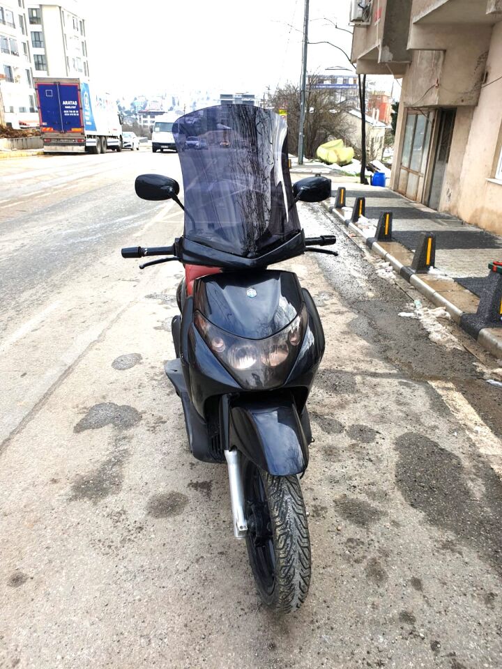 MOTOCAM Piaggio Beverly 250 Ön Cam 2005-2007 Model 53cm Siyah Renkli 4mm UZUN