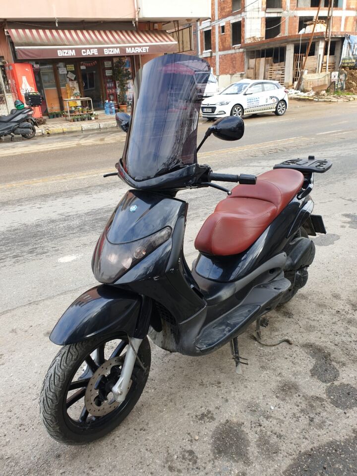 MOTOCAM Piaggio Beverly 250 Ön Cam 2005-2007 Model 53cm Siyah Renkli 4mm UZUN