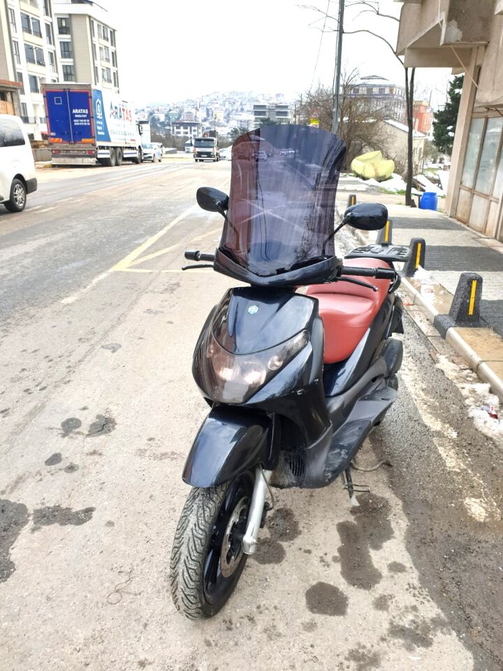 MOTOCAM Piaggio Beverly 250 Ön Cam 2005-2007 Model 53cm Siyah Renkli 4mm UZUN