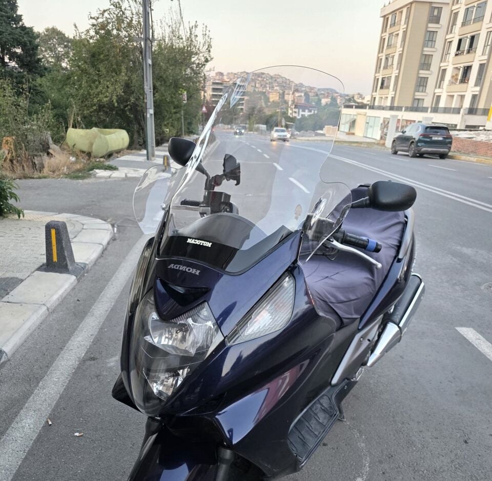 MOTOCAM Honda Silverwing SWT 400 Ön Cam 2006-2009 Model 68cm Şeffaf Renkli 4mm ELCİKLİ