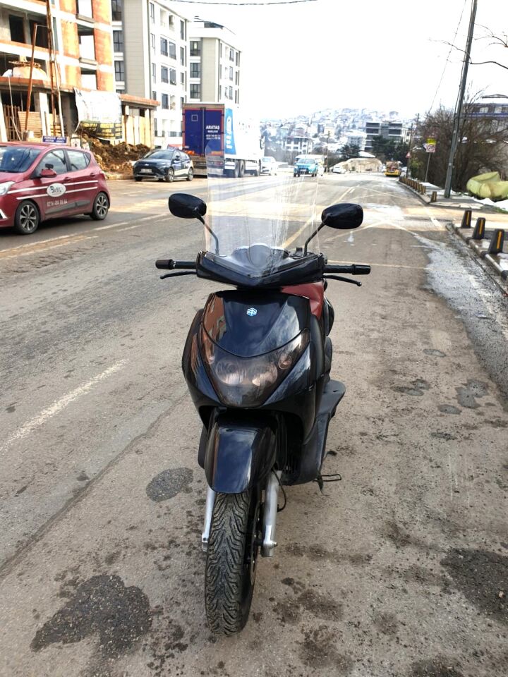 MOTOCAM Piaggio Beverly 250 Ön Cam 2005-2007 Model 53cm Şeffaf Renkli 4mm UZUN