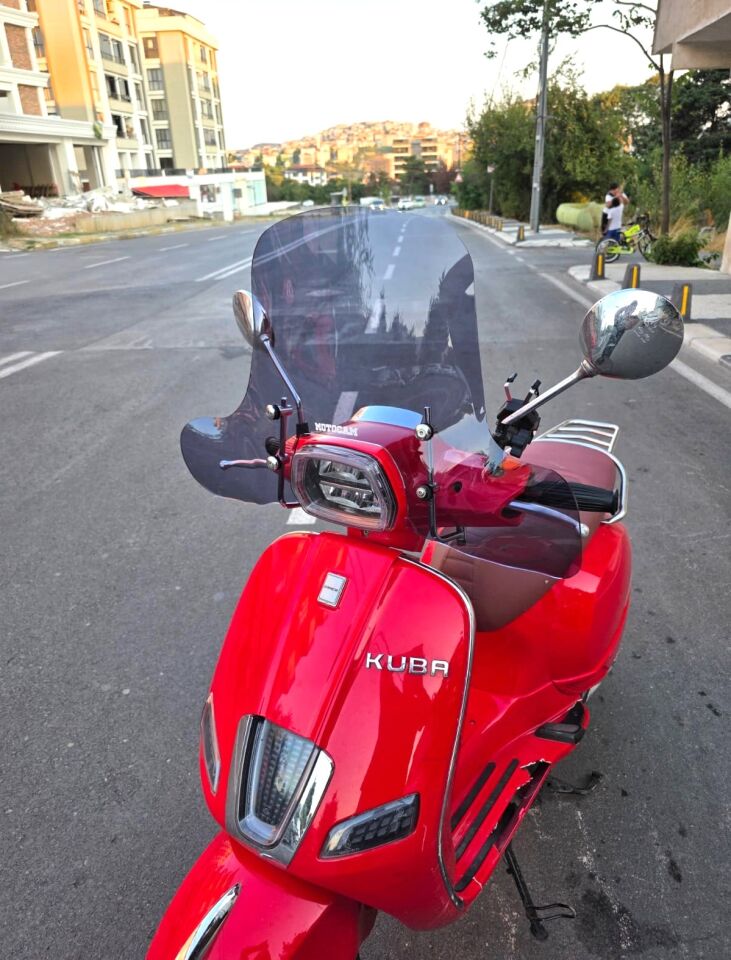 MOTOCAM Küba Az 50 Ön Cam 2023-2026 Model 37cm Füme Renkli Elcikli APARATSIZ