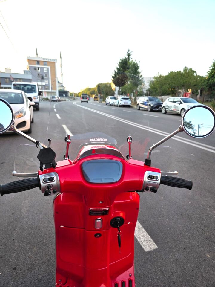 MOTOCAM Küba Az 50 Ön Cam 2023-2026 Model 37cm Şeffaf Renkli Elcikli APARATSIZ