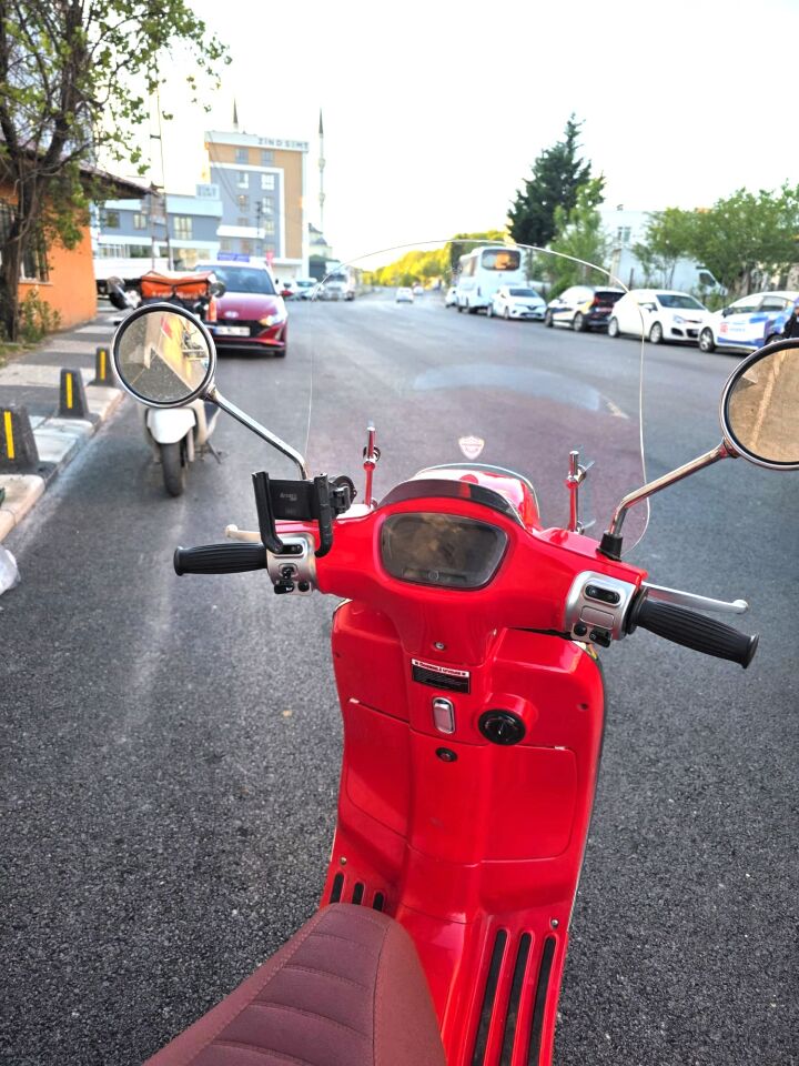 MOTOCAM Küba Az 50 Ön Cam 2023-2026 Model 42cm Şeffaf Renkli  APARATSIZ