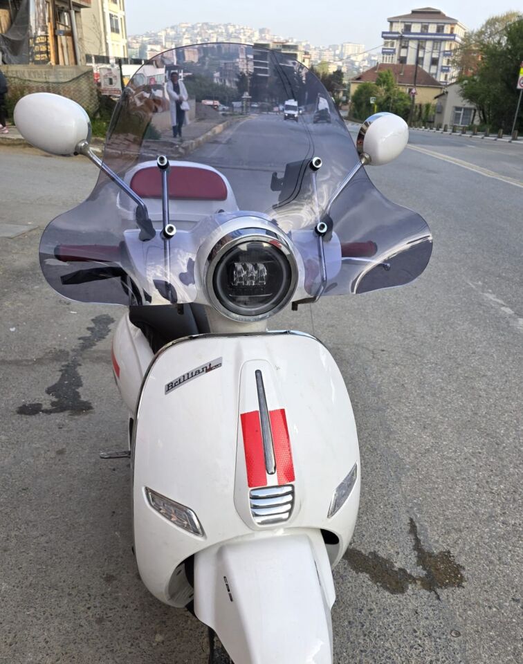 MOTOCAM Küba Master MT 50 Ön Cam 2021-2026 Model 45cm Füme Renkli Elcikli APARATSIZ