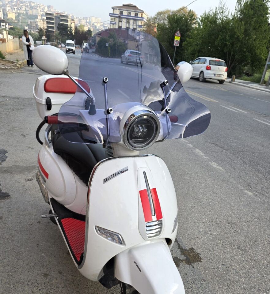 MOTOCAM Küba Master MT 50 Ön Cam 2021-2026 Model 45cm Füme Renkli Elcikli APARATSIZ