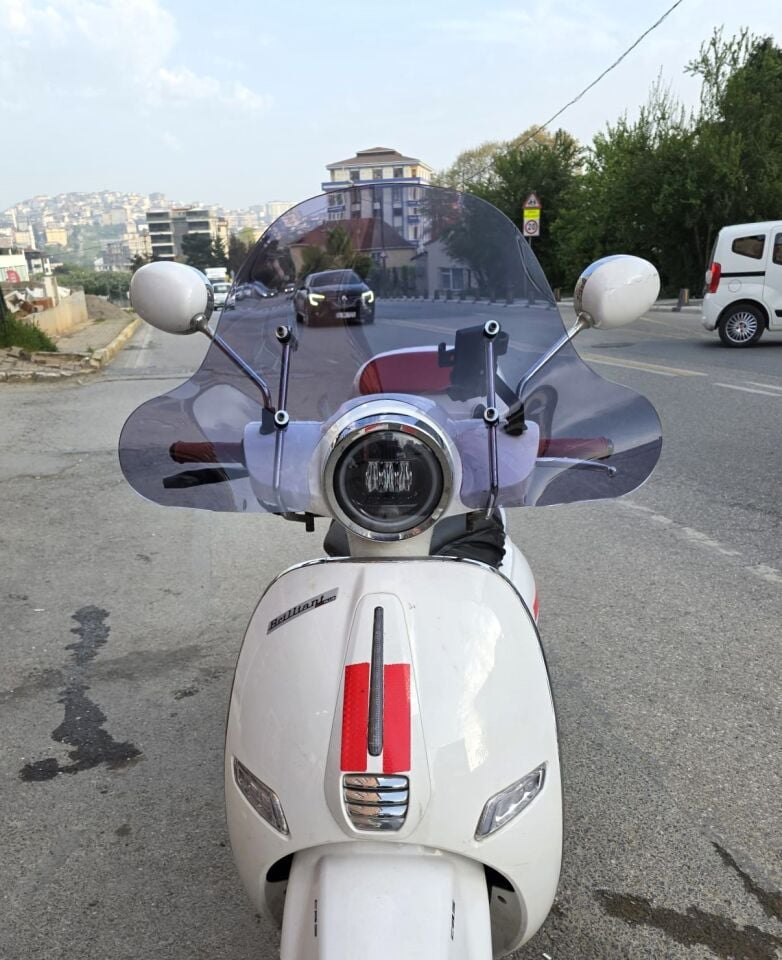 MOTOCAM Küba Master MT 50 Ön Cam 2021-2026 Model 45cm Füme Renkli Elcikli APARATSIZ