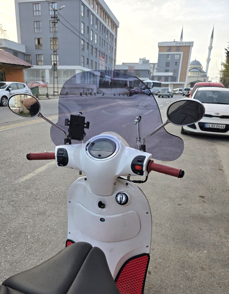 MOTOCAM Küba Master MT 50 Ön Cam 2021-2026 Model 45cm Füme Renkli Elcikli APARATSIZ