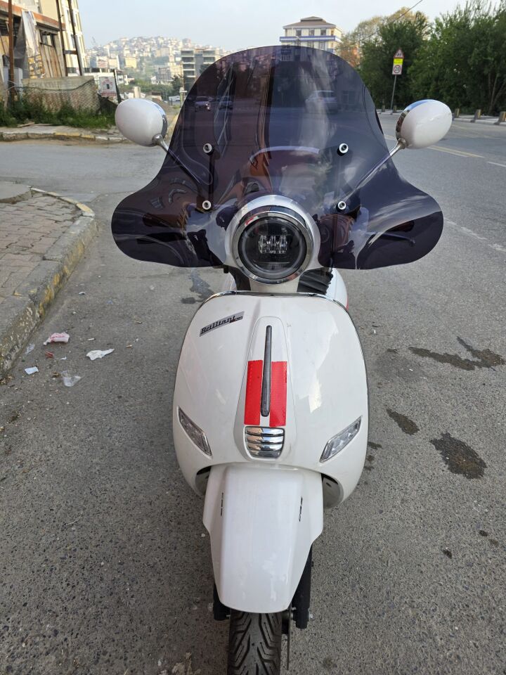 MOTOCAM Küba Master MT 50 Ön Cam 2021-2026 Model 45cm Siyah Renkli Elcikli APARATSIZ