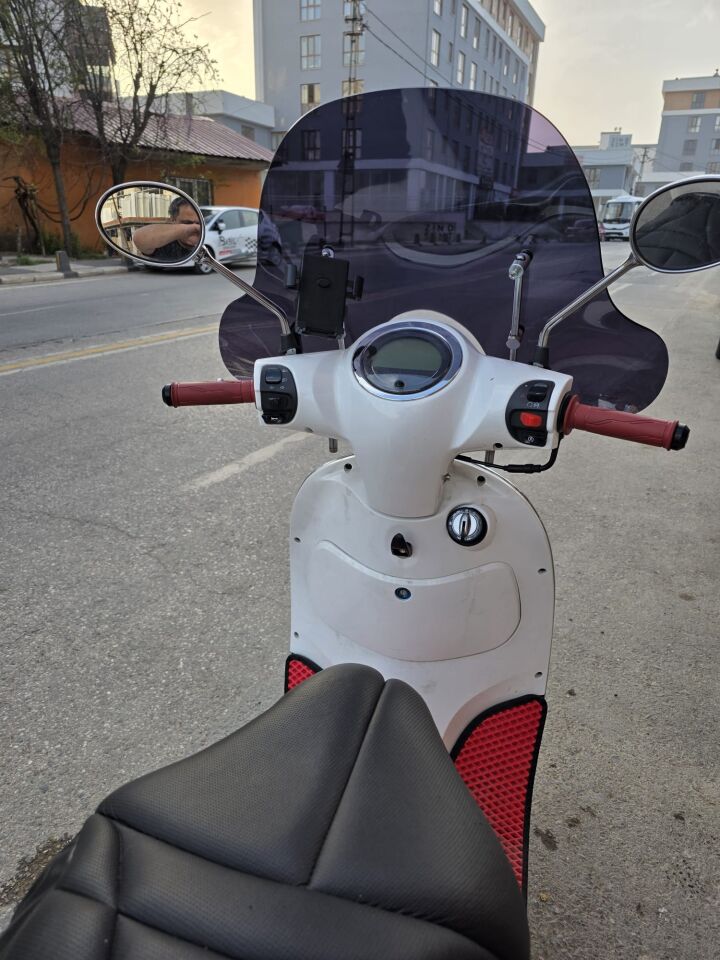 MOTOCAM Küba Master MT 50 Ön Cam 2021-2026 Model 45cm Siyah Renkli Elcikli APARATSIZ