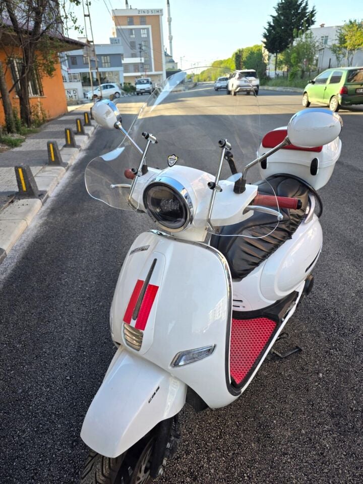 MOTOCAM Küba Master MT 50 Ön Cam 2021-2026 Model 45cm Şeffaf Renkli Elcikli APARATSIZ