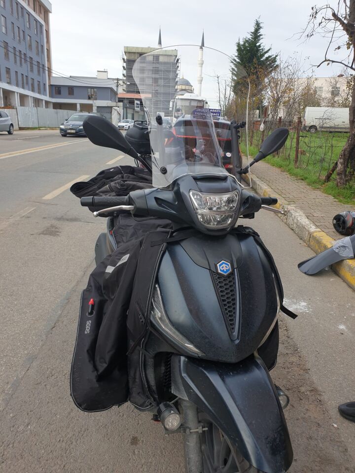 MOTOCAM Piaggio Beverlys 400 Ön Cam 2021-2026 Model 44cm Şeffaf Renkli 4mm