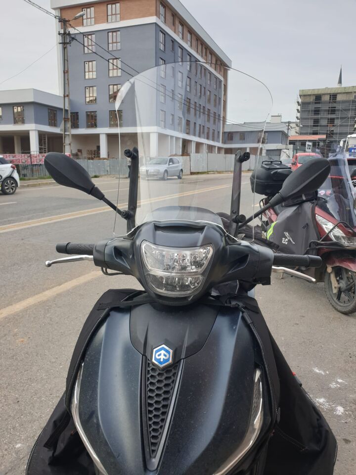 MOTOCAM Piaggio Beverlys 400 Ön Cam 2021-2026 Model 44cm Şeffaf Renkli 4mm